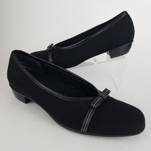 Munro American Black Blow Embellished Flats